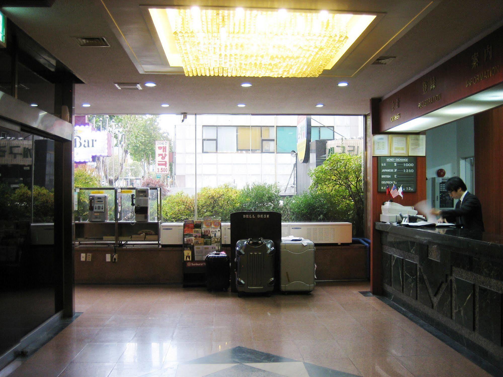 Brown Hotel Seul Esterno foto